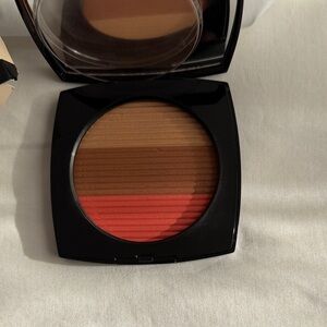 CHANEL LES BEIGES Healthy glow Sun-kissed powder in medium coral w/white pouch